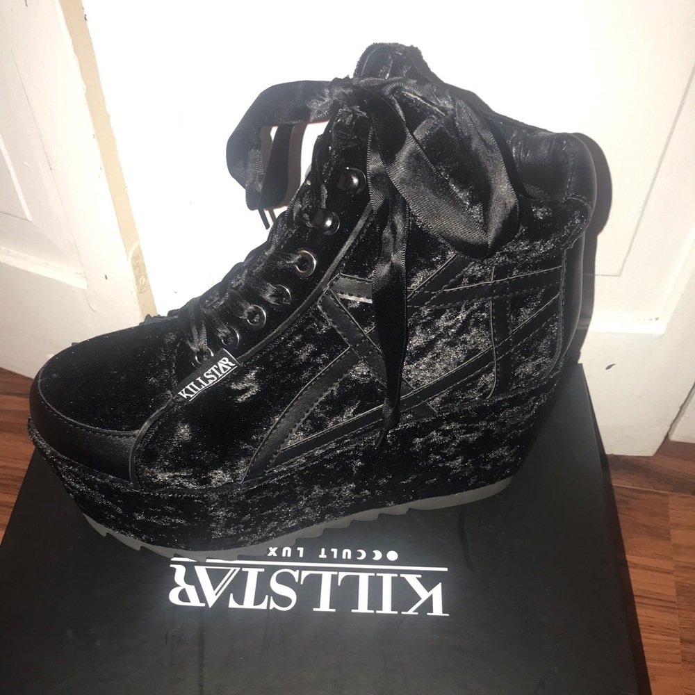 Suede sneaker platforms